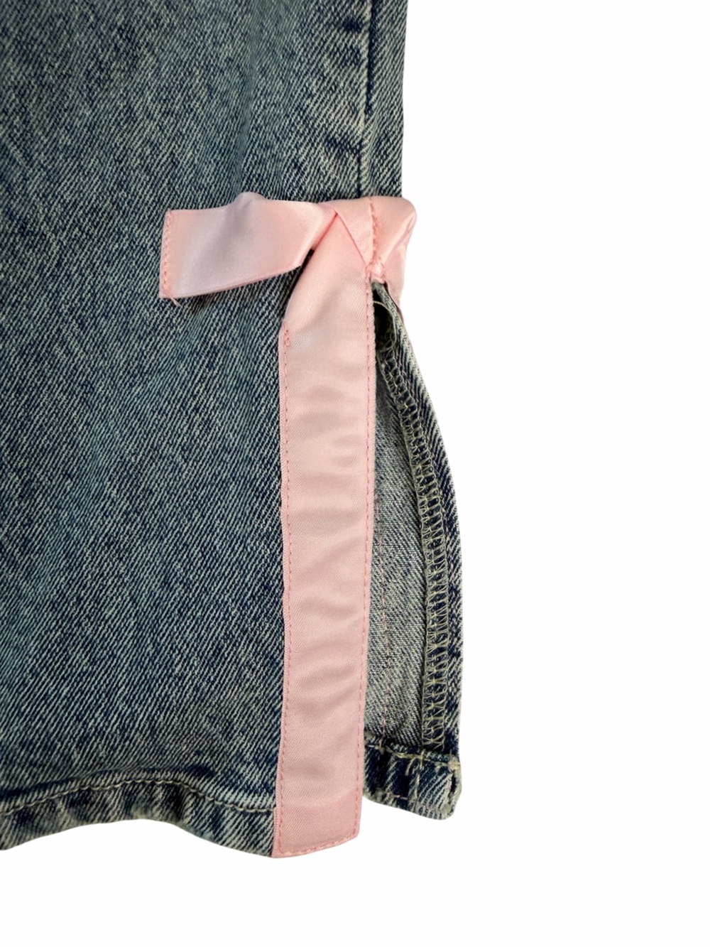 No Boundaries Wide-Leg Blue Denim Jeans with Pink Bow Hem - Picture 5 of 6